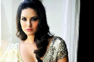 Two lakh hits for Sunny Leone